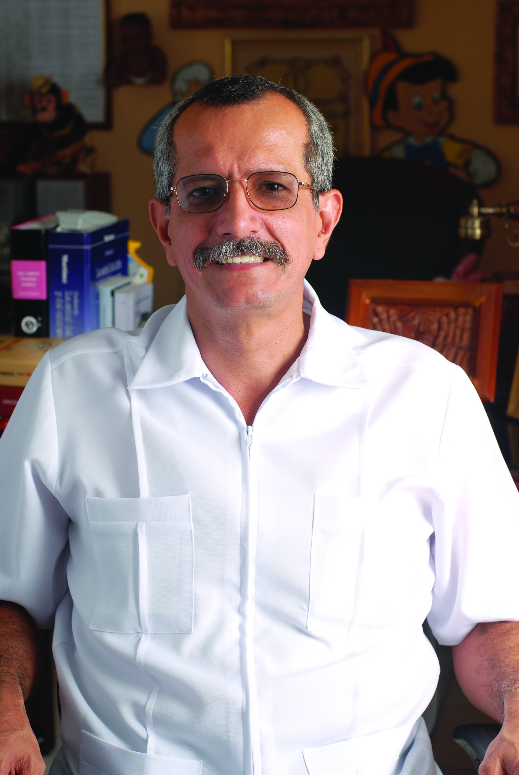 Dr. Bosco Alcívar Dueñas.